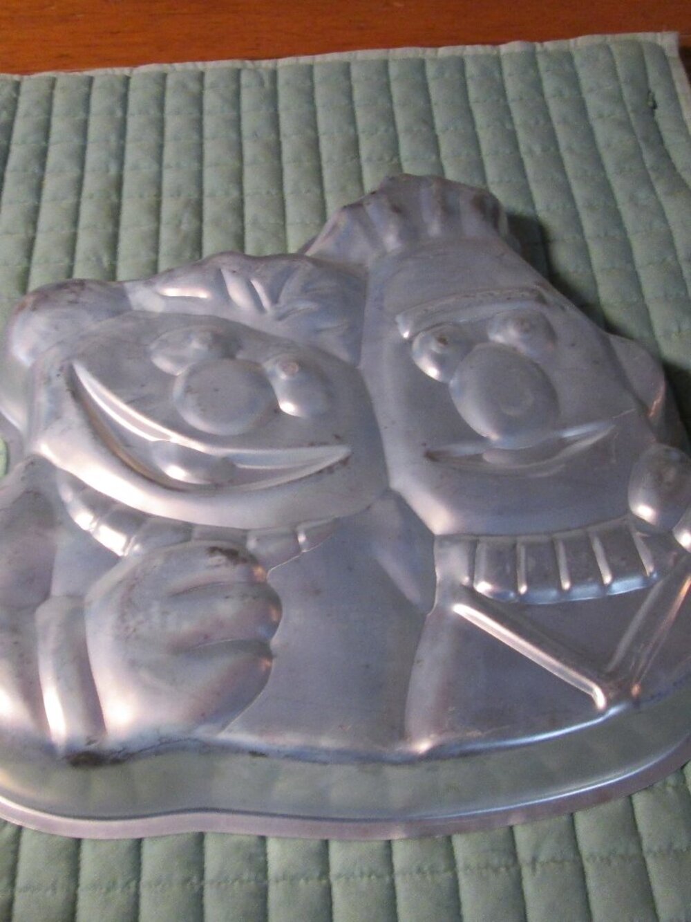vtg 1977 Wilton Bert Ernie cake mold aluminum